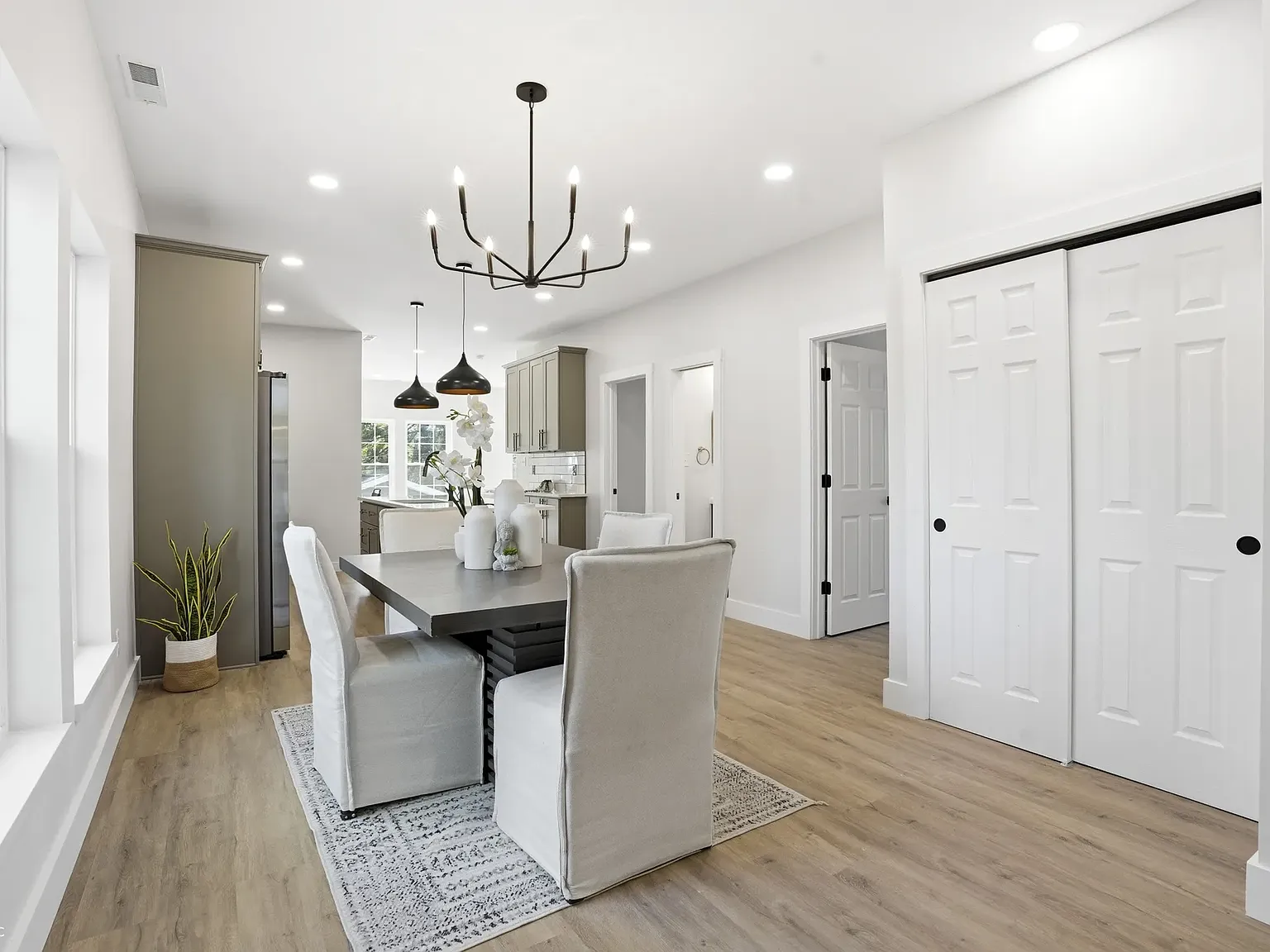 3 bed, 2.5 bath, 1792 sqft, $2,000 — Photo 3
