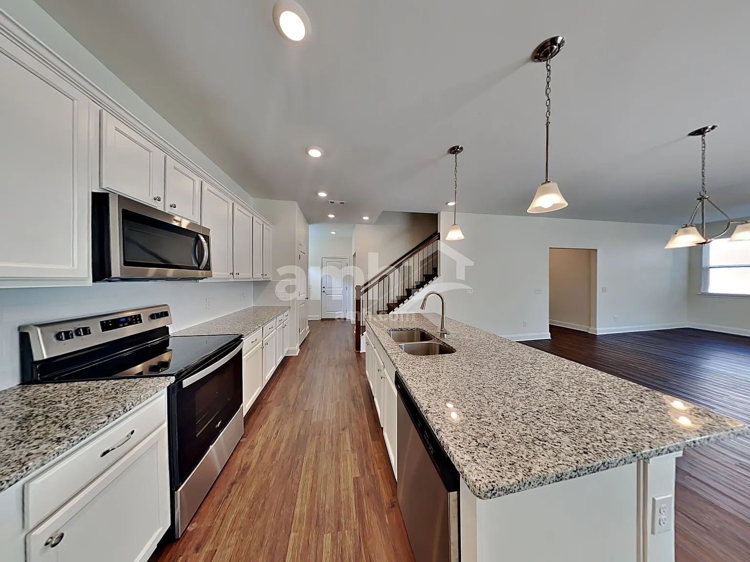 5 bed, 3.0 bath, 2513 sqft, $3,265 — Photo 3