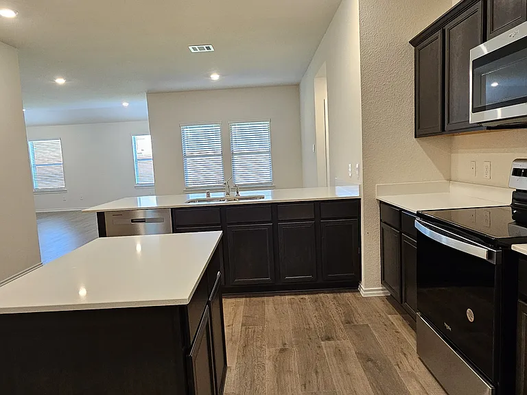 1441 Stuarts Forest Dr — Photo 16