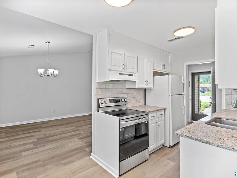 1008 Fieldstone Ct SE — Photo 8
