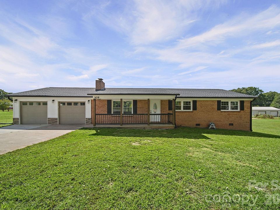 1st image of 109 Colonial Dr
