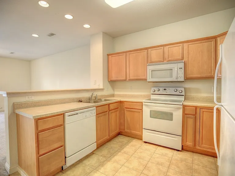 706 Inverness Rd — Photo 17