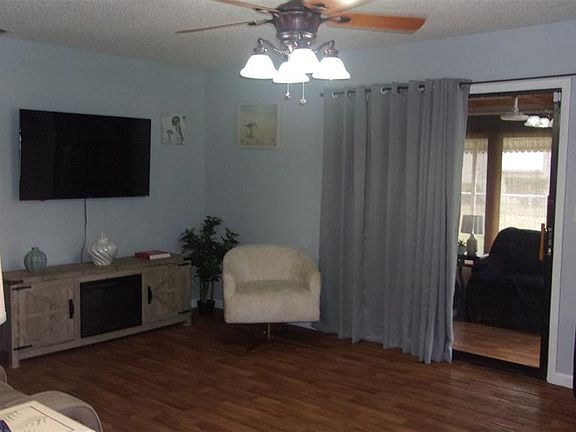 4th image of 10043 SW 89th Ct