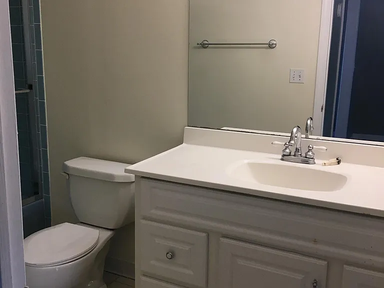 33 E 6th St #1 — Photo 5