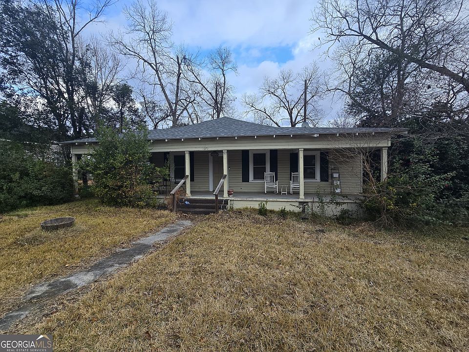 1st image of 1070 Borum St