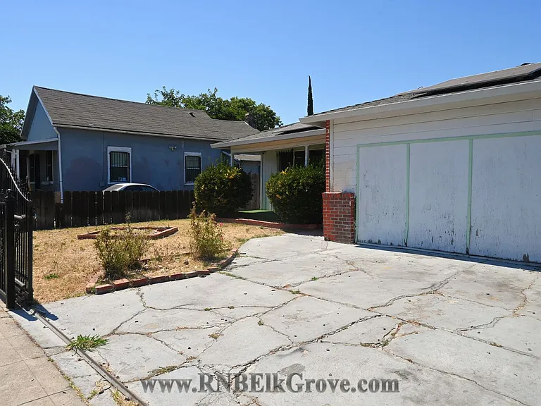 2271 E Church St — Photo 3