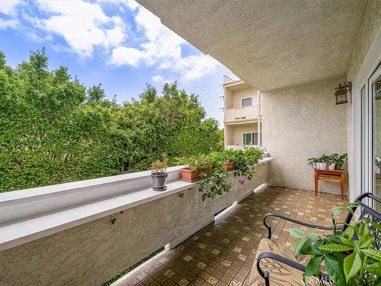 1228 N La Cienega Blvd #203 — Photo 7