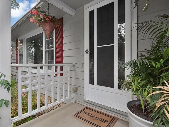 2nd image of 958 Paxford Pl