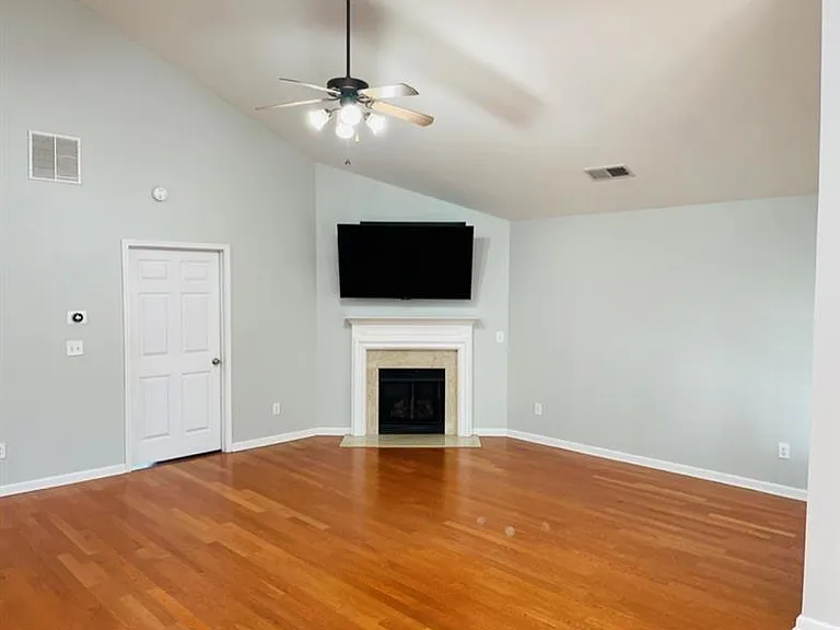 2335 Gateview Ct — Photo 3