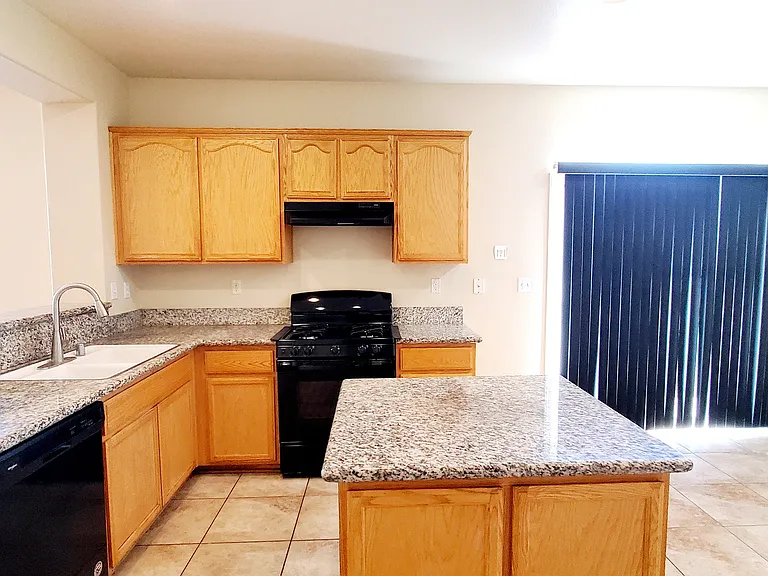 1618 Fontanella Way — Photo 11