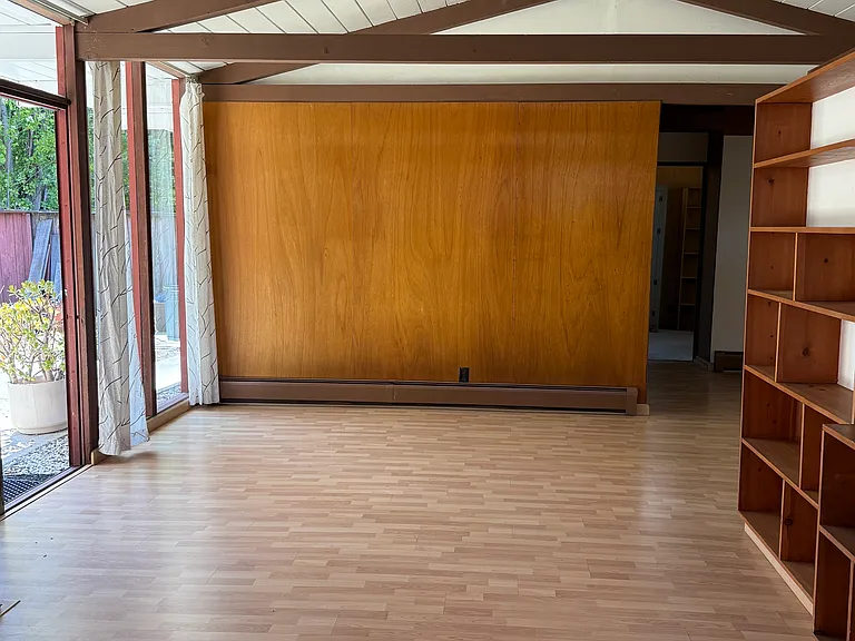 837 Sutter Ave — Photo 3