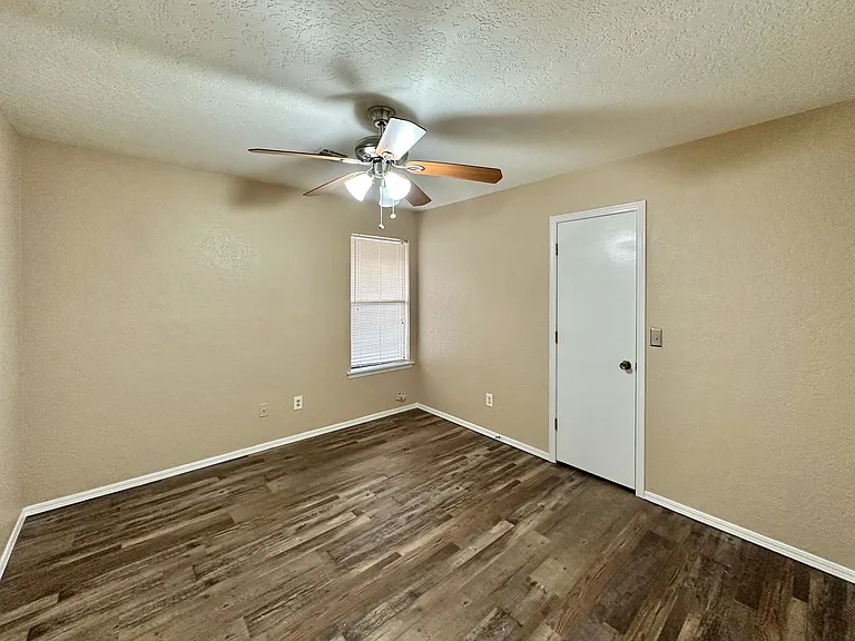 1103 NW Willow Pl — Photo 21