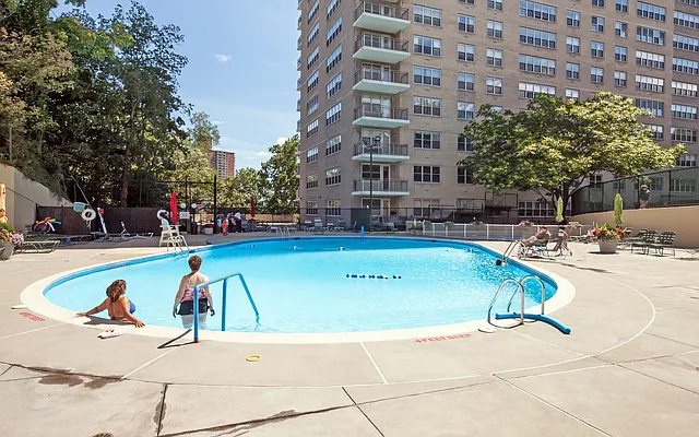 Sold by Nortrud Wolf Spero, LREB | media 70