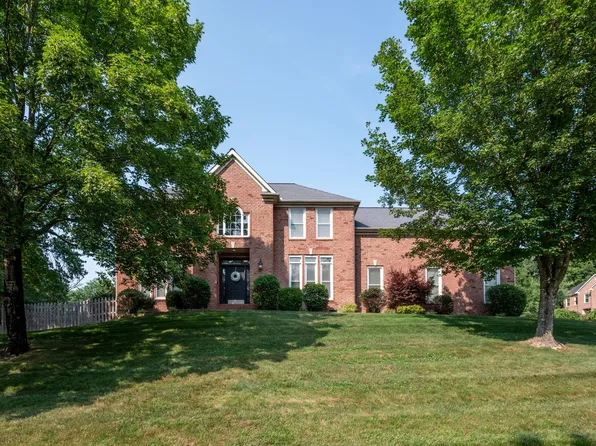 819 Overhills Dr, Old Hickory, TN 37138