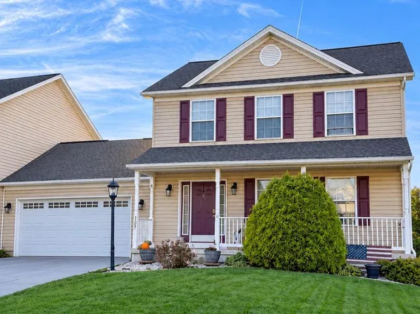3687 Mountain Shadow Ln, Fayetteville, PA 17222