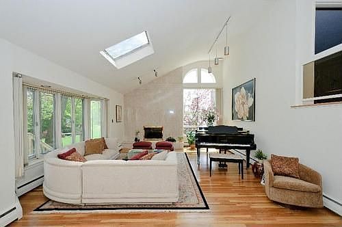 3rd image of 30 Hazelwood Dr