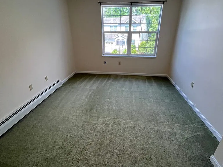 58 Stonington Cir — Photo 33