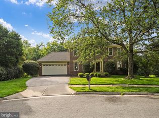 8525 Silverview Dr, Lorton, VA 22079