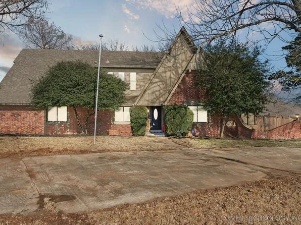 7403 E 68th St, Tulsa, OK 74133