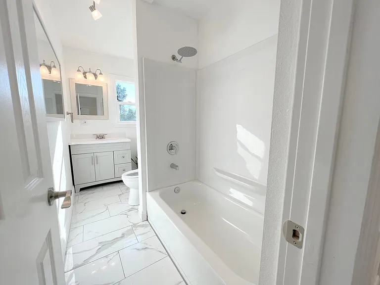 333 S 1st Ave — Photo 32