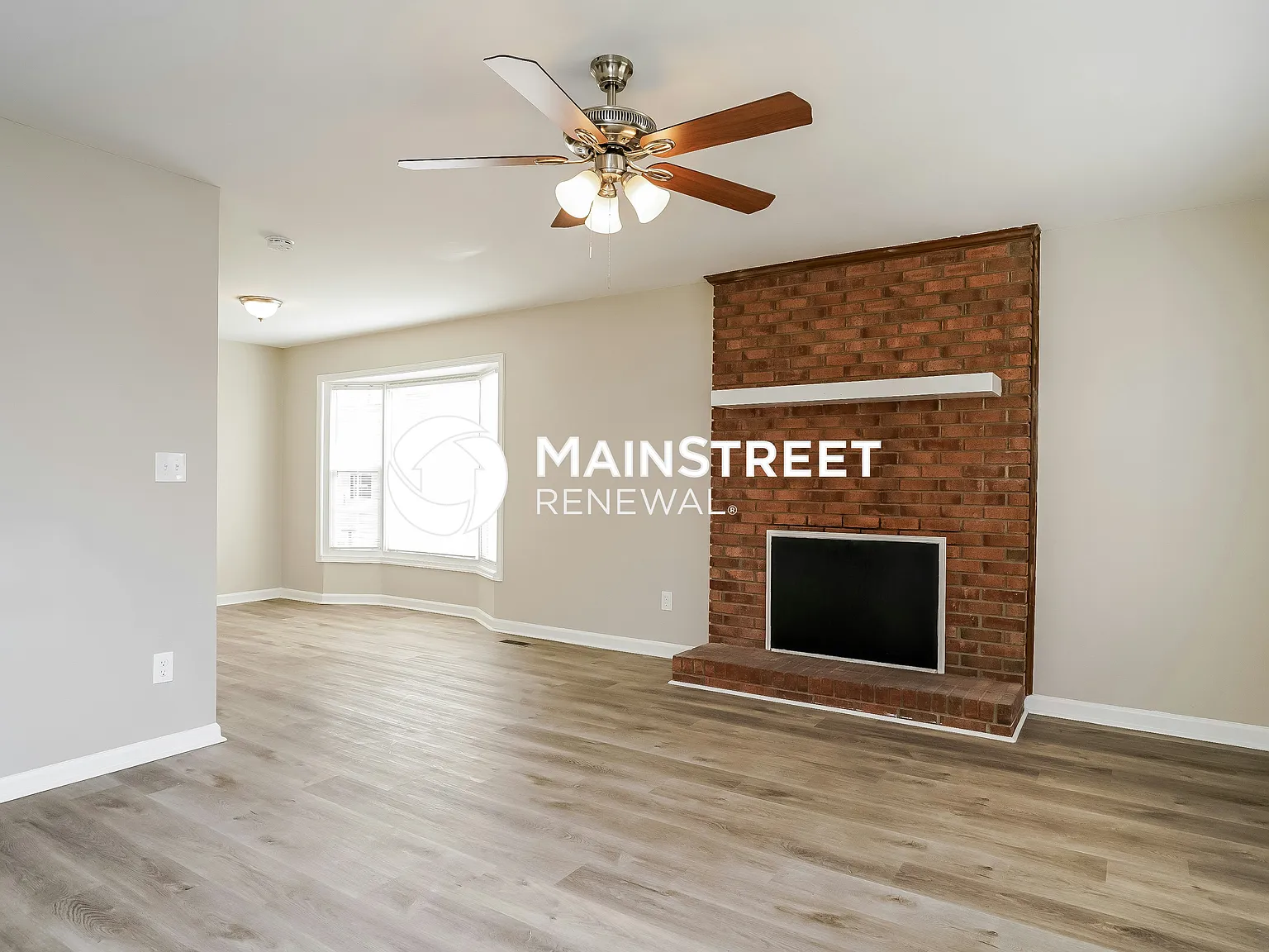136 E Ridge Circle — Photo 3