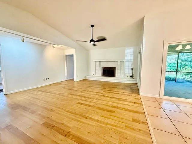 860 N Kansas Ave — Photo 11