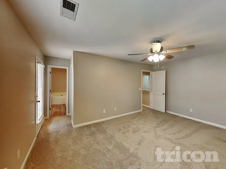 241 Saskatoon Dr — Photo 8