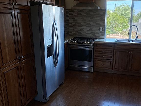 5th image of 1329 Pico St