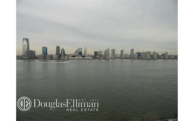 Rented by Douglas Elliman | media 37