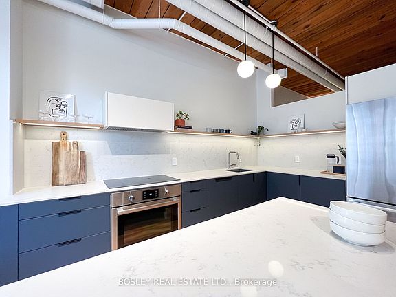 4th image of 993 Queen St #114