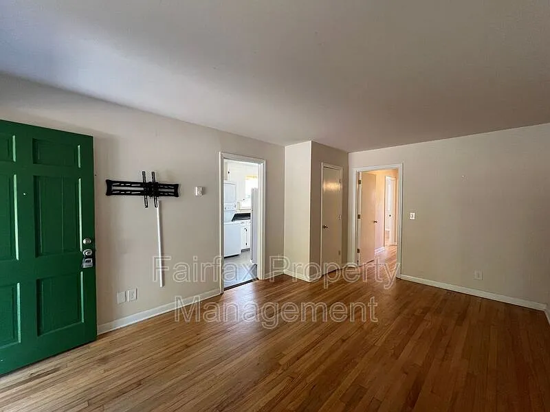 2 bed, 1.0 bath, 850 sqft, $1,195 — Photo 3