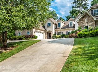 127 42nd Avenue Dr NW, Hickory, NC 28601