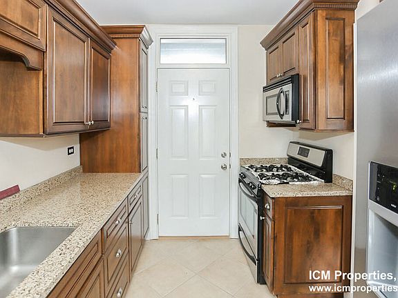 2nd image of 4830 N Paulina St #1
