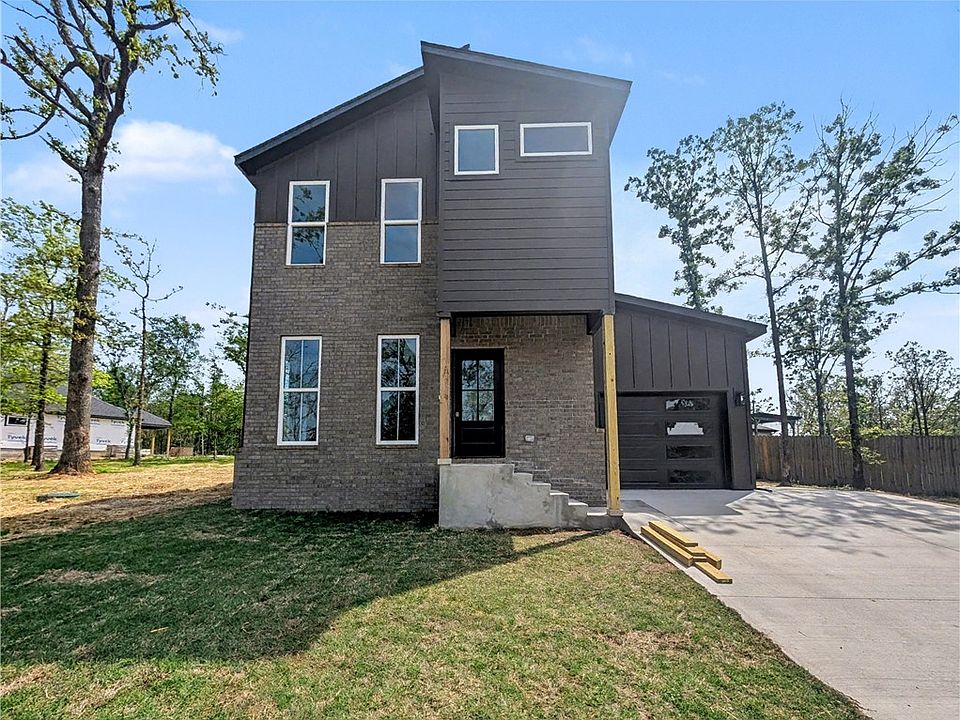 1st image of 11 Cromarty Dr