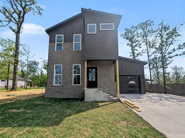 11 Cromarty Dr, Bella Vista, AR 72715