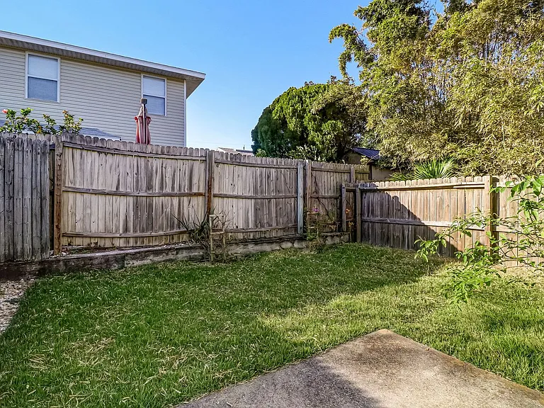 833 Mary St #B — Photo 19