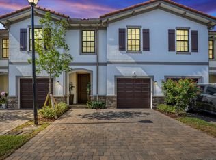 1013 Sweet Briar Ln, Riviera Beach, FL 33410