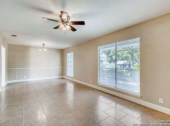 5th image of 3418 Colony Dr