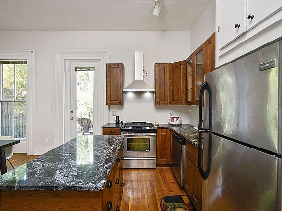 5th image of 15 Milford St APT 1