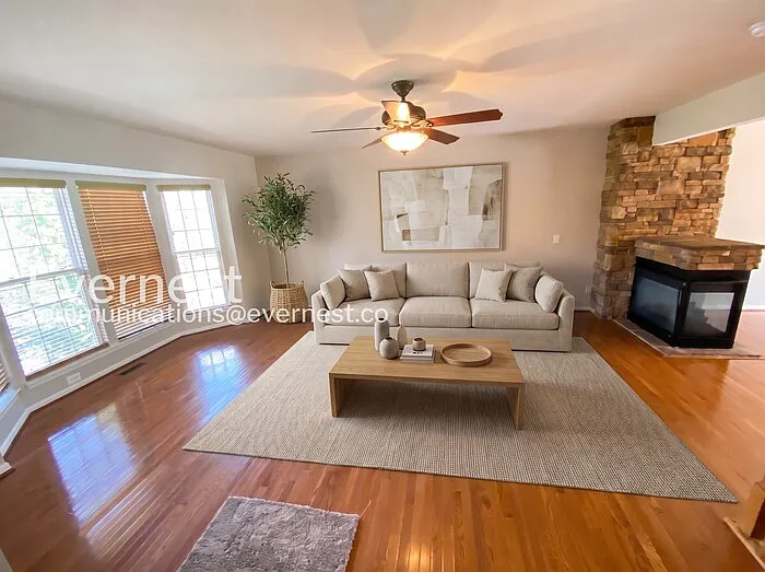 3 bed, 3.0 bath, 2143 sqft, $2,795 — Photo 2