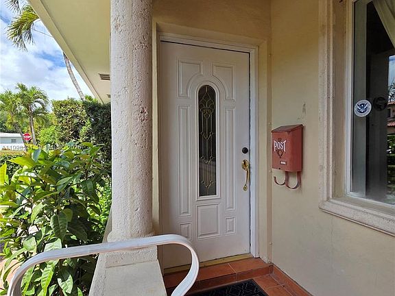 5th image of 345 Malaga Ave
