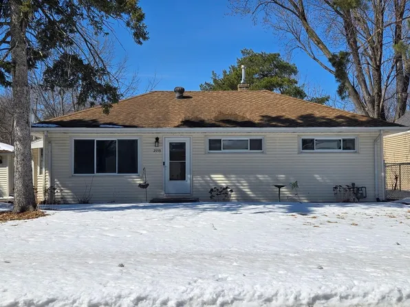 2559 Herschel St, Roseville, MN 55113
