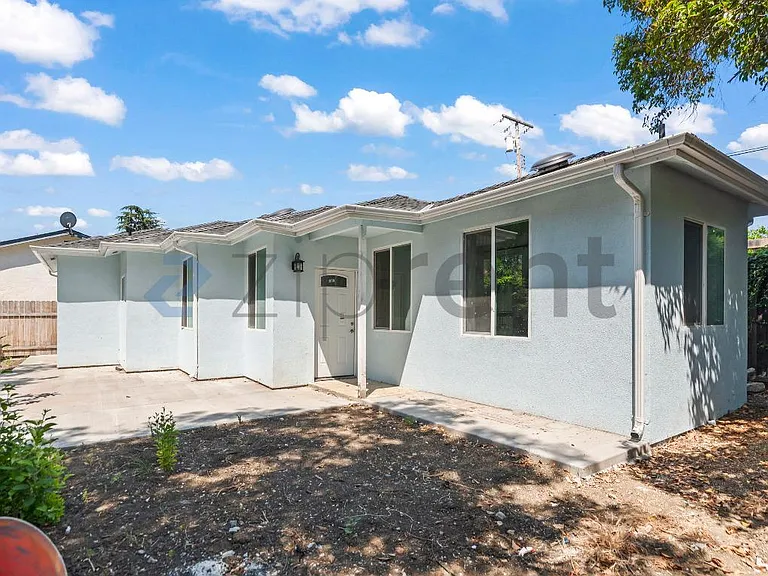 640 Plomosa Ct #B — Photo 3
