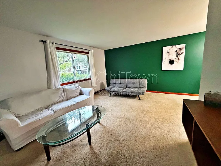 800 W Beechtree Ln — Photo 3
