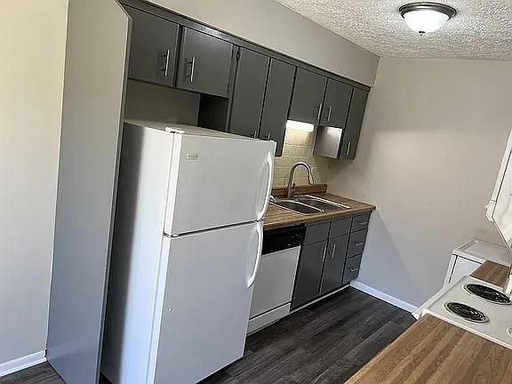 2nd image of 2804 Del Prado Dr