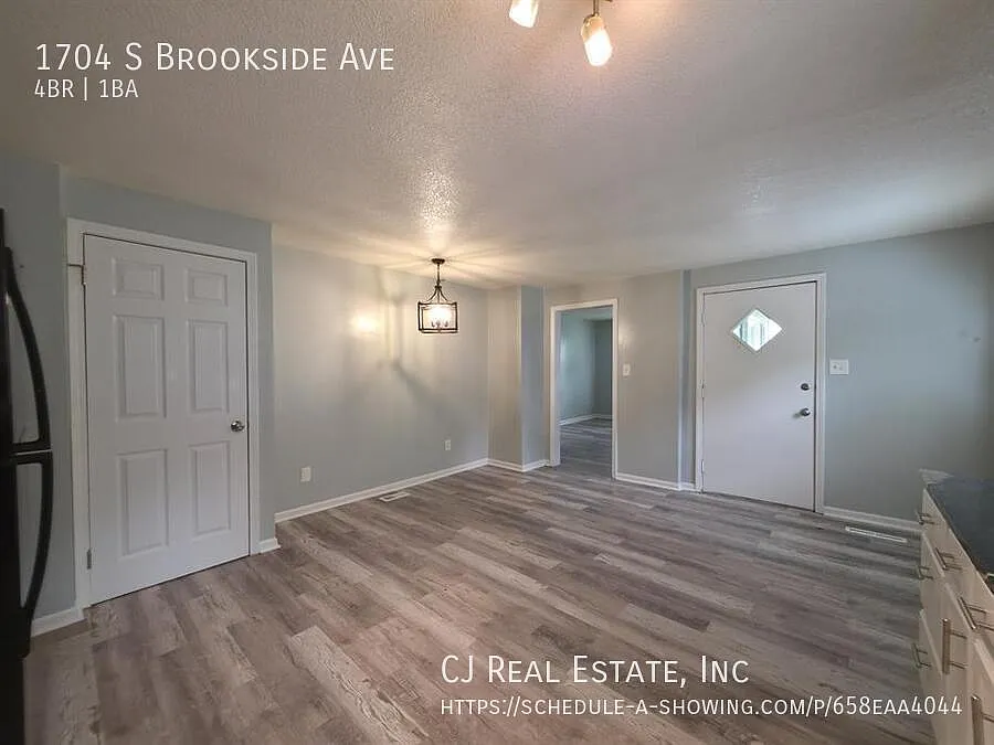 4 bed, 834 sqft, $1,395 — Photo 3