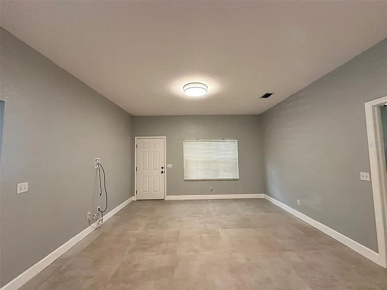 1641 Red Oak Ln — Photo 8