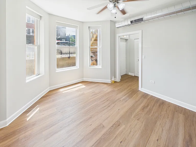 2824 W Cermak Rd #GF — Photo 17