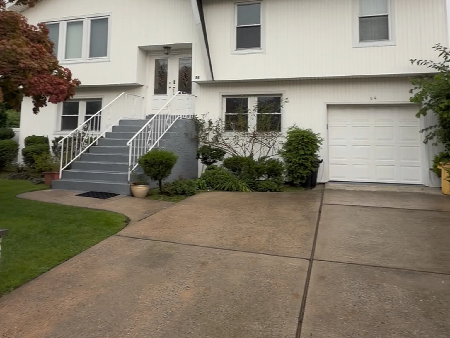 Felicia Ct, Plainview — Photo 1