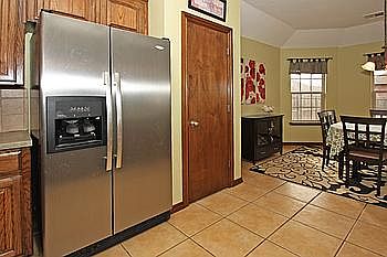Kitchen w/Pantry